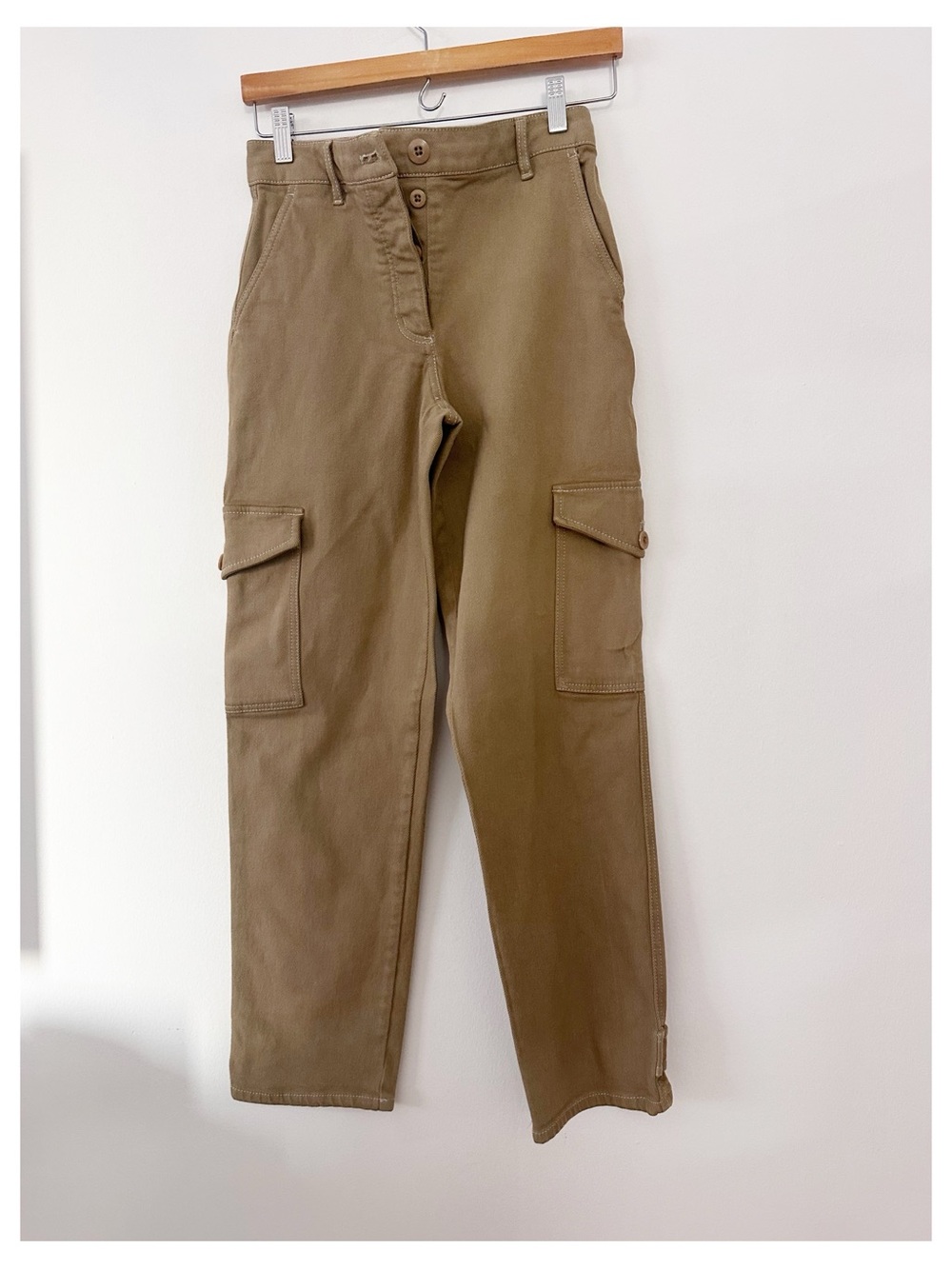 Aritzia Wilfred Free khaki cargo pants size 2